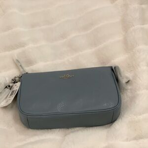 COACH Cornflower Blue Pebble Leather Large Wristlet BNWT